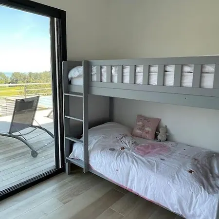 Neuve Avec Grande Piscine Chauffée Vue Villa *