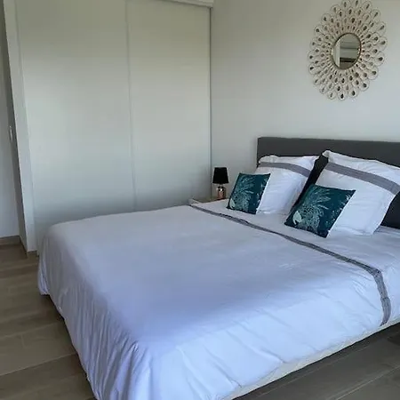 Villa Neuve Avec Grande Piscine Chauffée Vue