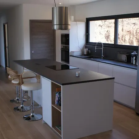 Villa Neuve Avec Grande Piscine Chauffée Vue *