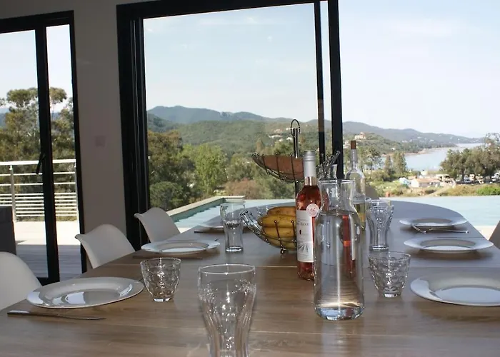 Neuve Avec Grande Piscine Chauffee Vue *