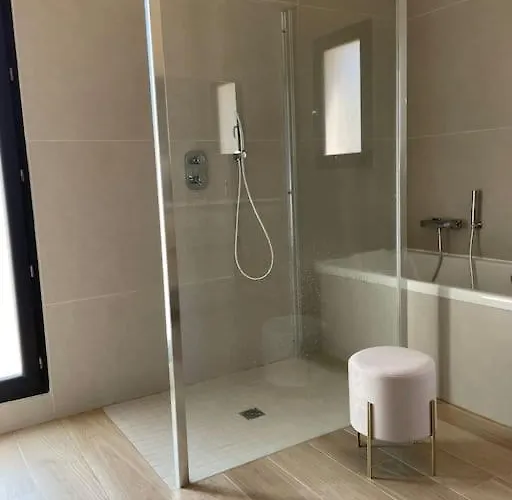 Neuve Avec Grande Piscine Chauffee Vue Conca