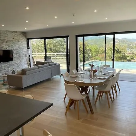 Neuve Avec Grande Piscine Chauffee Vue Villa Conca