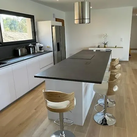 Neuve Avec Grande Piscine Chauffee Vue *