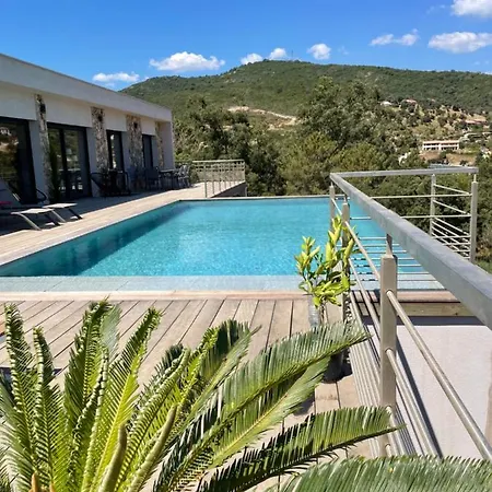 Villa Neuve Avec Grande Piscine Chauffee Vue