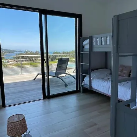 Neuve Avec Grande Piscine Chauffee Vue