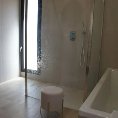 Neuve Avec Grande Piscine Chauffee Vue Конка