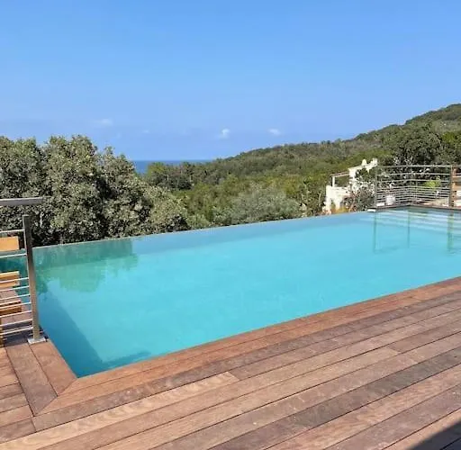 Neuve Avec Grande Piscine Chauffée Vue Villa *