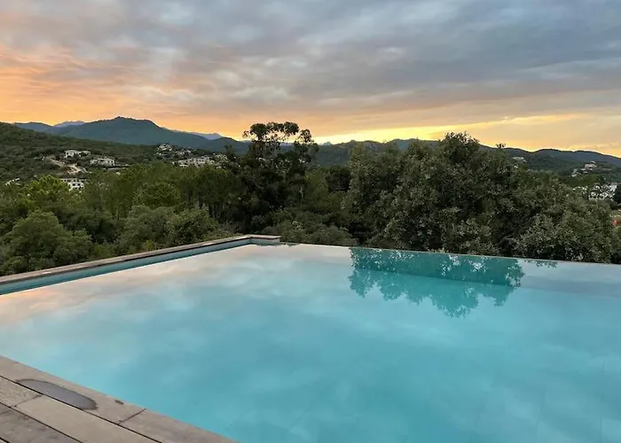 Villa Neuve Avec Grande Piscine Chauffée Vue *