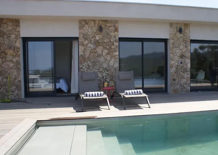 Neuve Avec Grande Piscine Chauffée Vue Conca